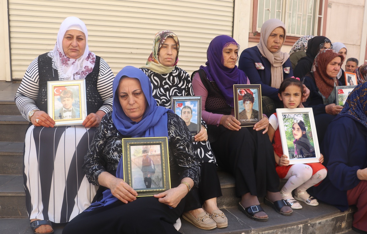Diyarbakır\'da Evlat Nöbeti 6. Yılında: Aileler Çocuklarına Geri Dön Çağrısı Yapıyor