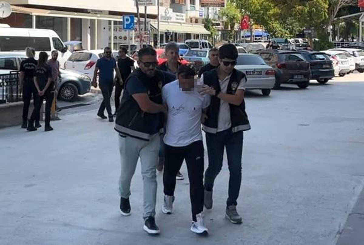 Kuşadası\'nda Eşini Vurarak Öldüren Şüpheli Yakalandı