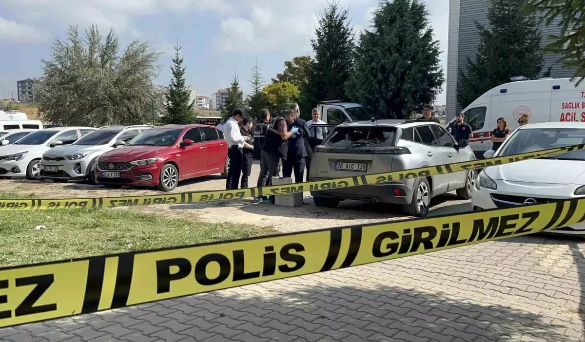 Evlilik Yıl Dönümünde Boğazı Kesilmiş Halde Bulundu