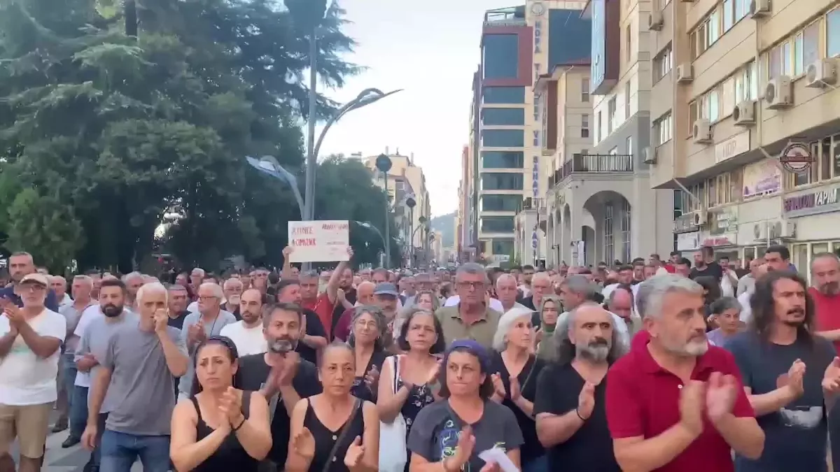 Hopa\'da Mesire Alanı Projesine Tepki: Bir Kişi Hayatını Kaybetti, Halk Eylem Düzenledi