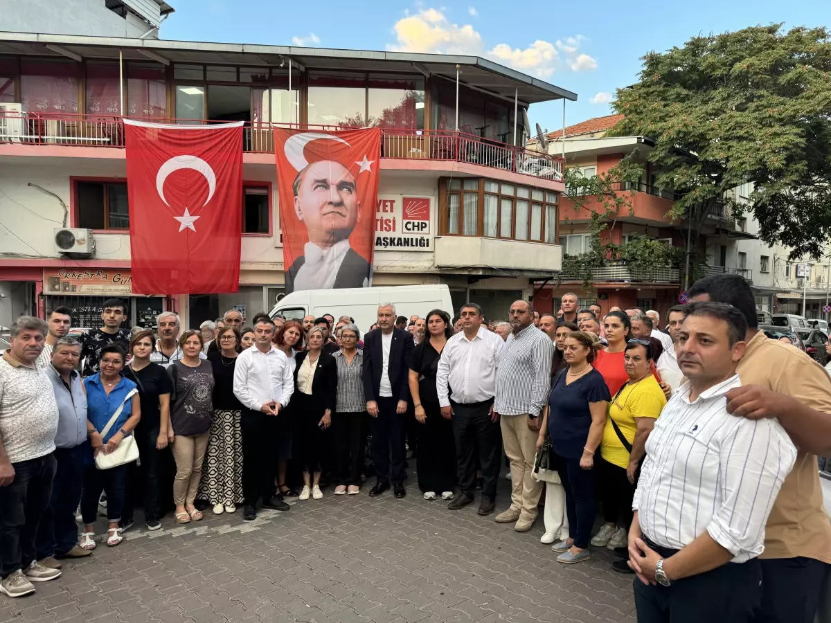 CHP Kemalpaşa İlçe Başkanı Ahmet Yılmaz\'a Silahlı Saldırı