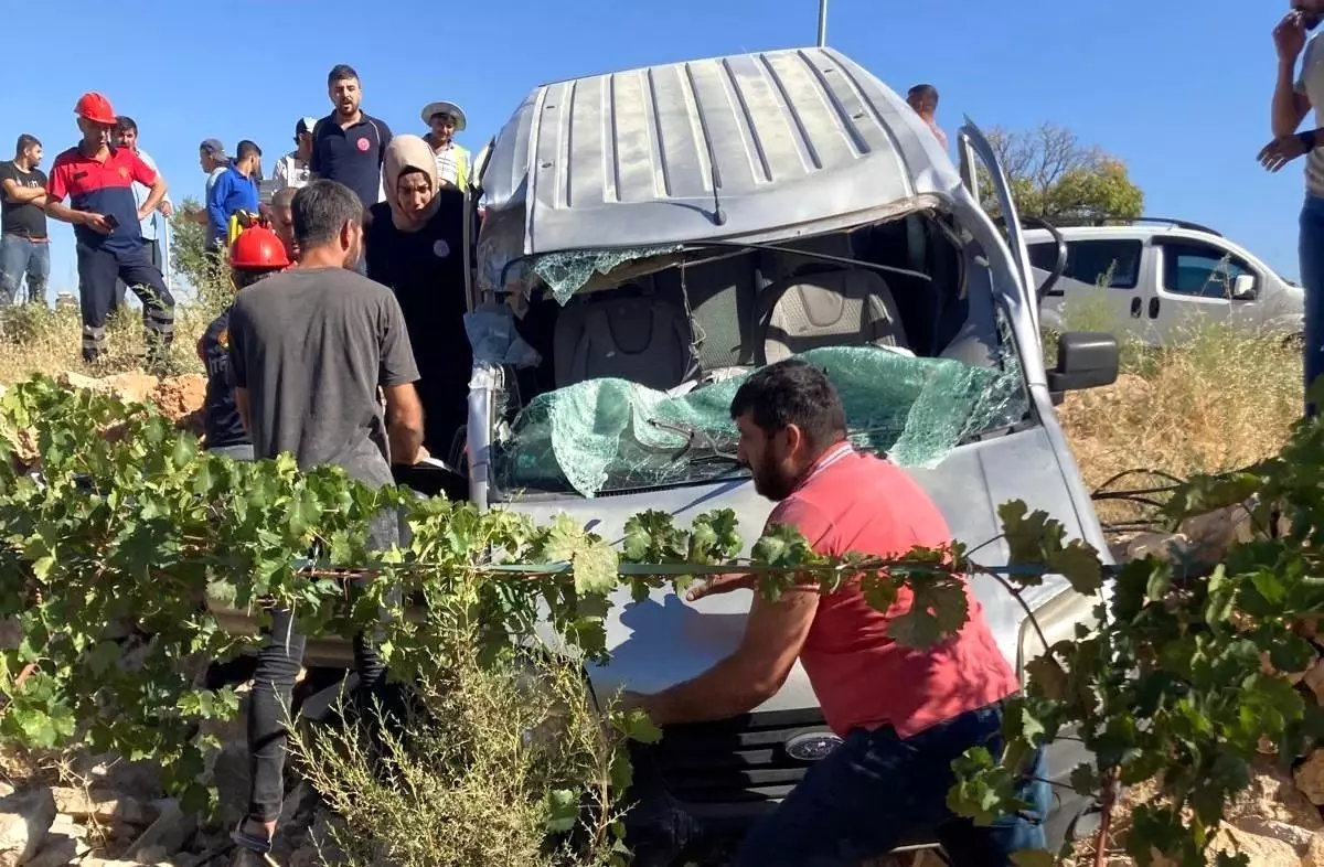 Mardin\'de Feci Kaza: Kamyonet Vinçle Çarpıştı, 1 Kişi Hayatını Kaybetti