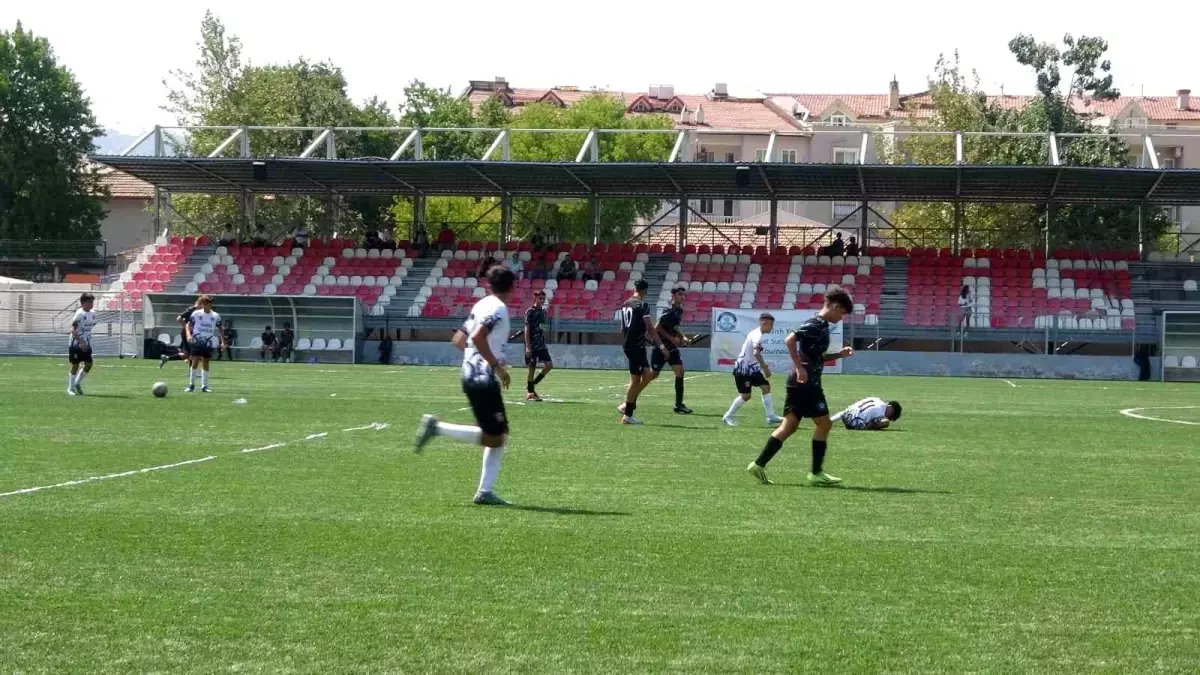 International Junior Cup Futbol Turnuvası Marmaris\'te Devam Ediyor