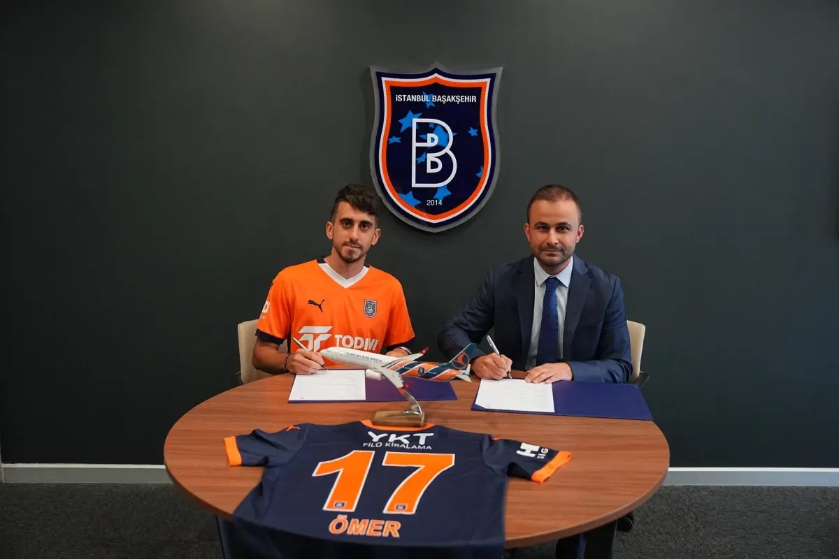 Başakşehir, Ömer Faruk Beyaz\'ı 3 Yıllığına Transfer Etti