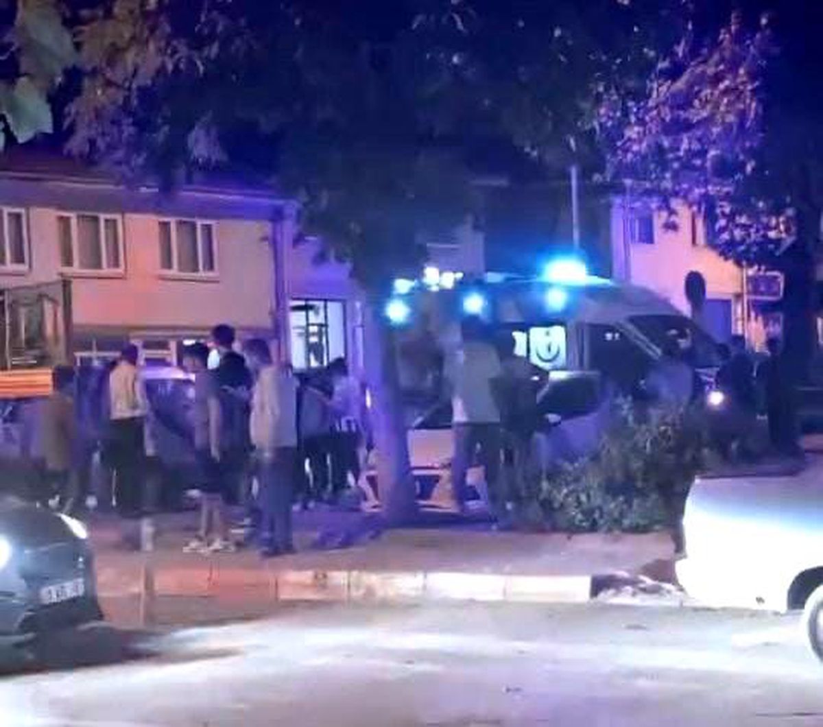 Bursa\'nın İnegöl ilçesinde Bıçaklı Kavga: Bir Kişi Yaralı