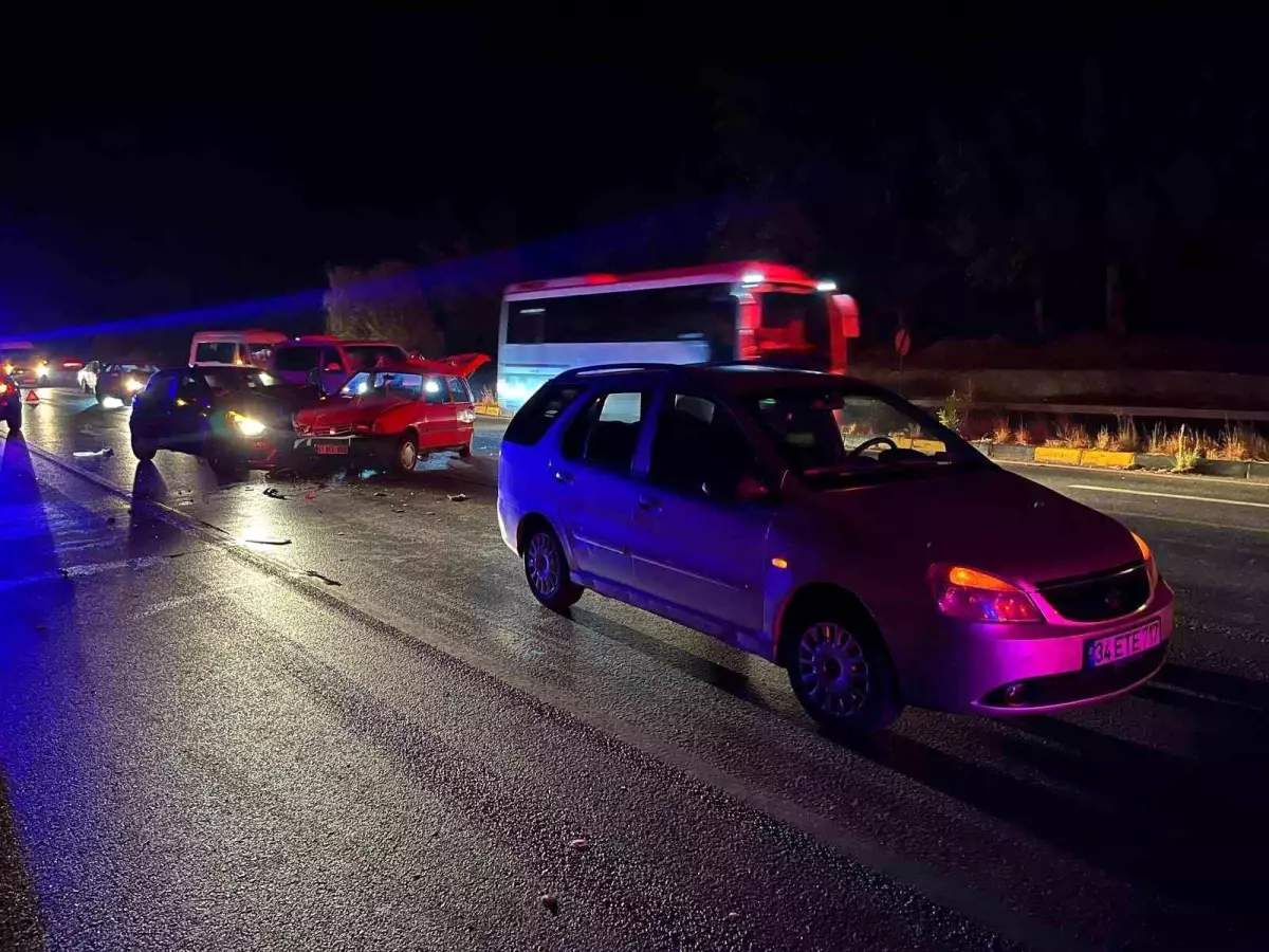 Manavgat\'ta Zincirleme Trafik Kazası: 1 Yaralı