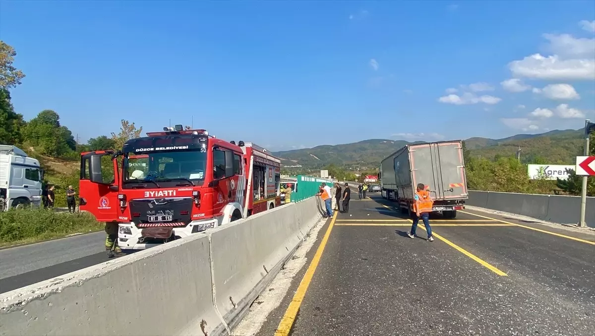 Bolu Dağı Düzce Geçişinde Zincirleme Kaza: 3 Yaralı