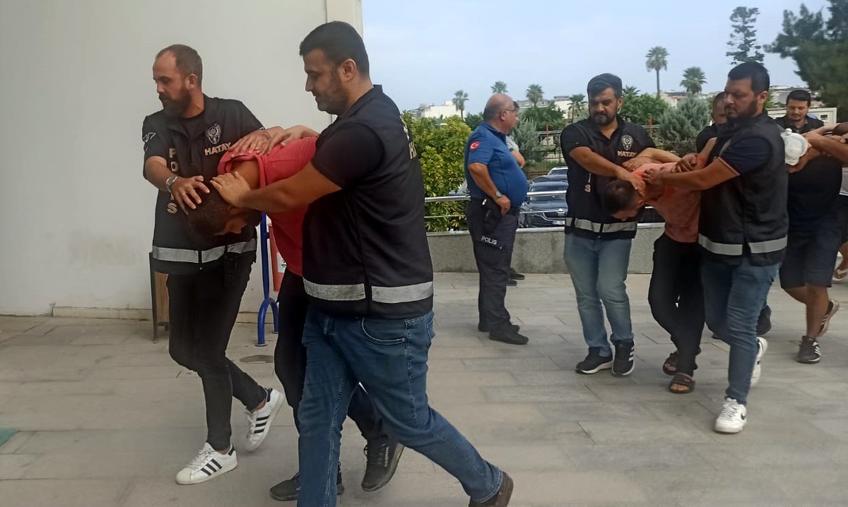 Hatay\'da Taciz İddiası Sonrası Bıçaklama Olayı: 5 Şüpheli Tutuklandı