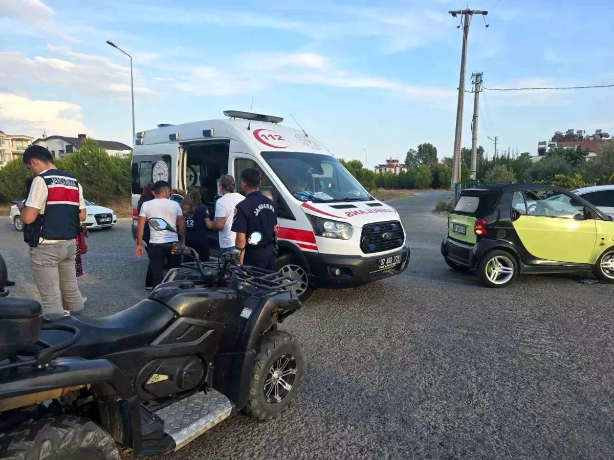 Manavgat\'ta ATV ile otomobil çarpıştı: Sürücü yaralı