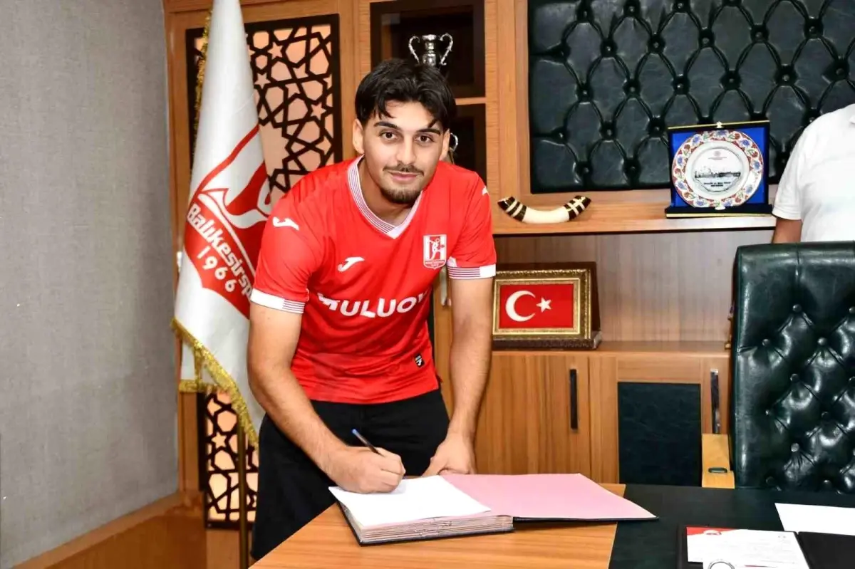 Balıkesirspor, Muammet Araz ile sözleşme imzaladı