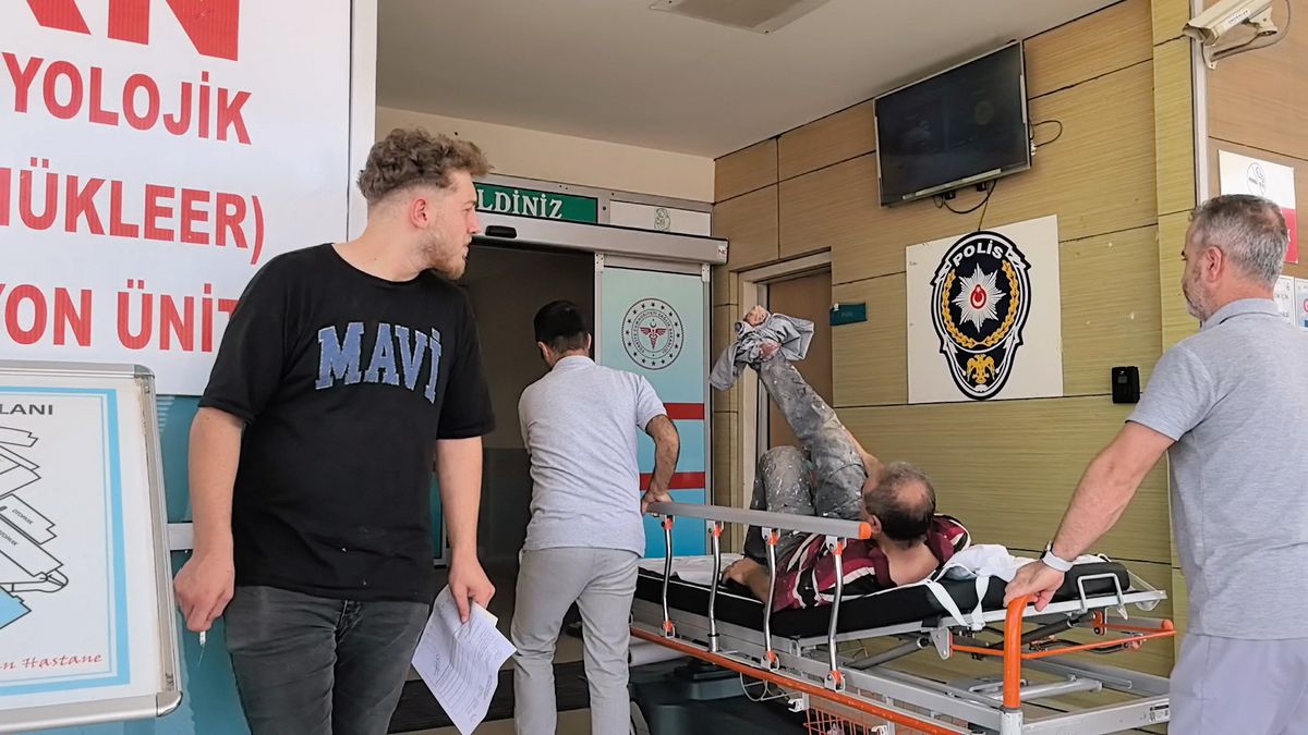 İnegöl\'de Ahşap Keserken Yaralanan Ahmet İ. Hastaneye Kaldırıldı
