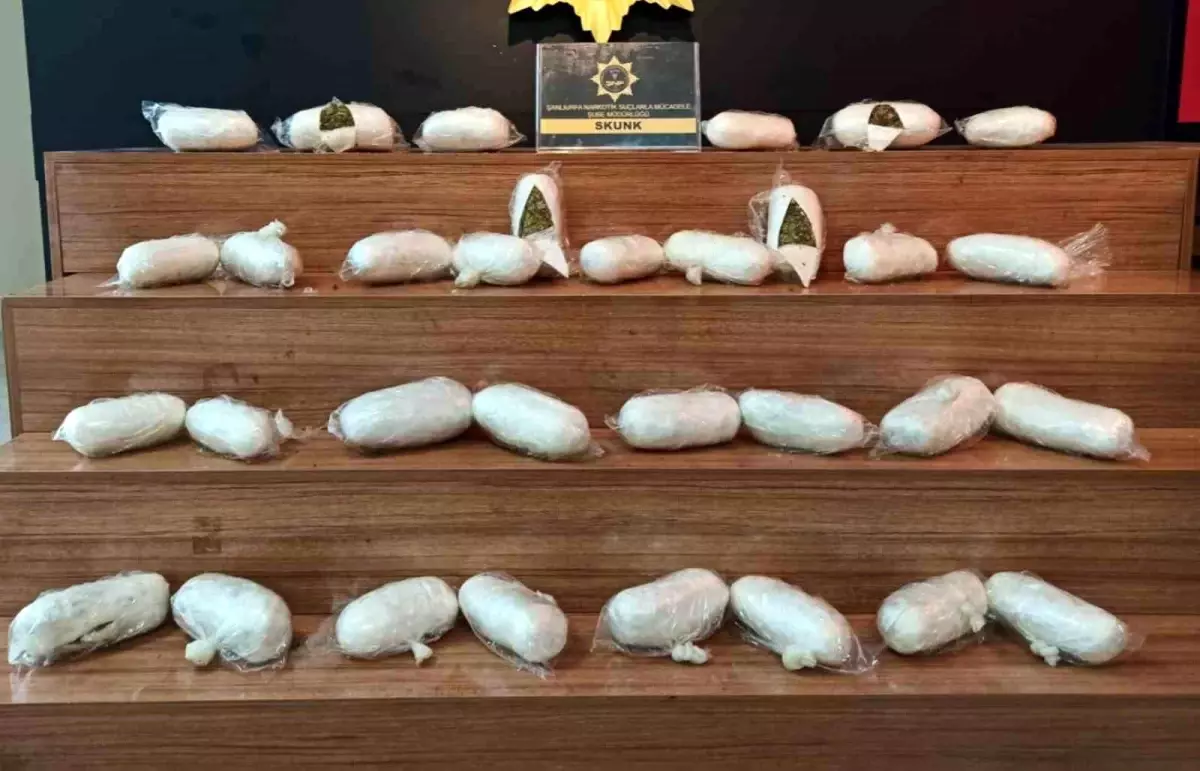 Şanlıurfa\'da Araçta 11 Kilogram Sentetik Uyuşturucu Ele Geçirildi