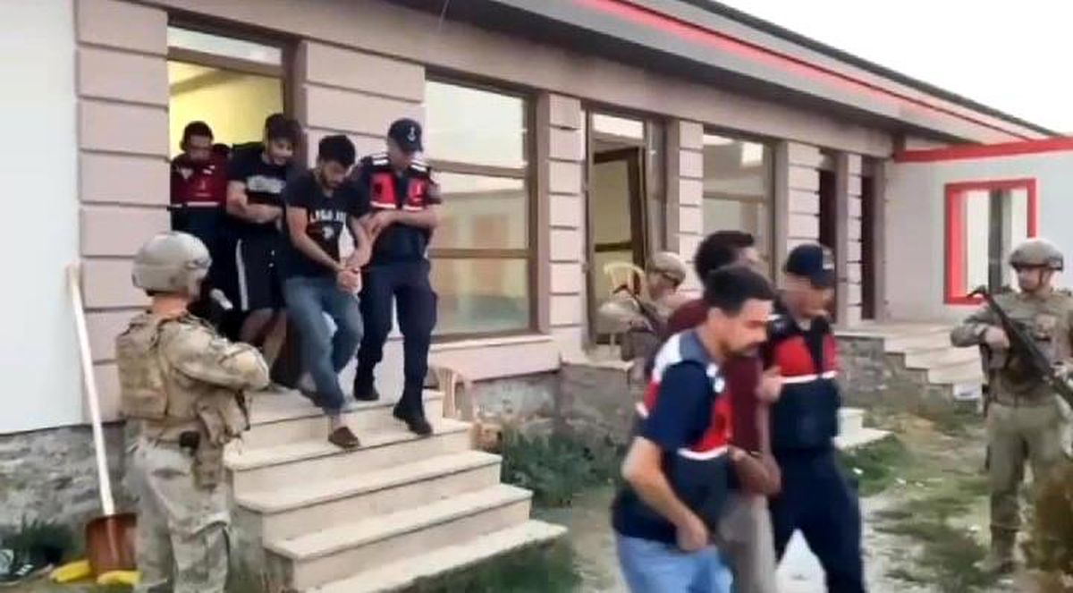 Denizli\'de Şafak Operasyonu: 139 Yıl Hapisle Aranan 3 Mülteci Yakalandı