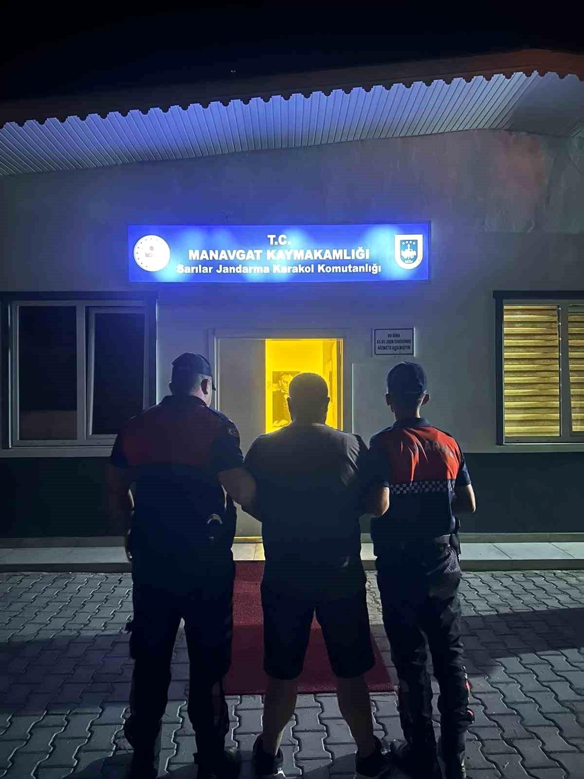 Dolandırıcılık Suçundan Aranan Şahıs Antalya\'da Yakalandı