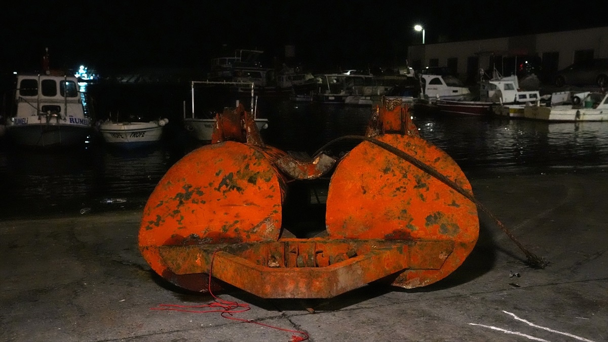 Arnavutköy\'de Patlayıcı Cisim Bulundu