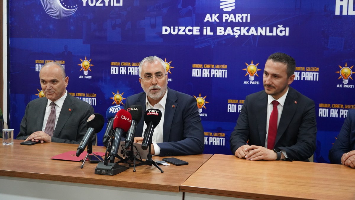 Bakan Işıkhan Düzce\'de Esnaf Ziyareti Yaptı