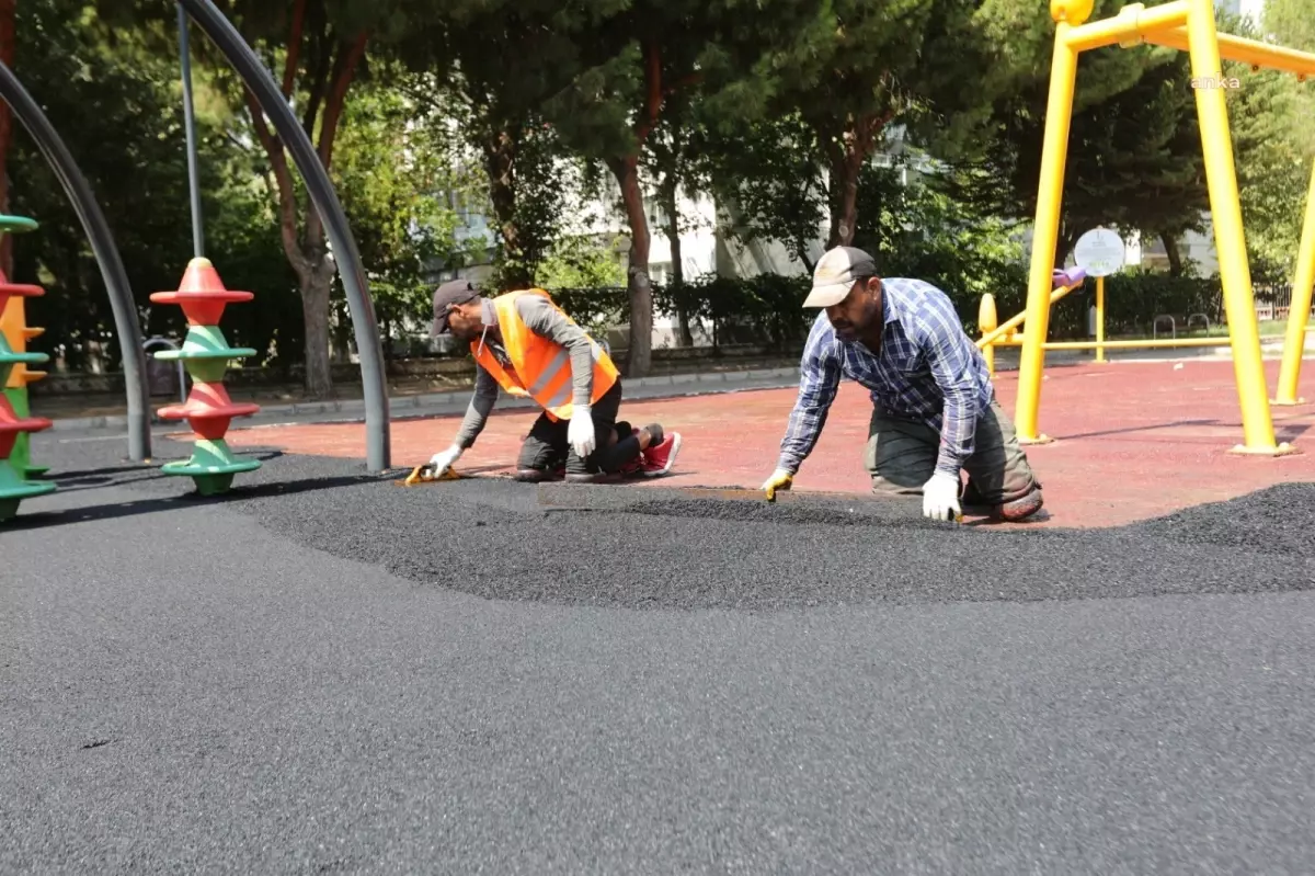 Bayraklı Belediyesi Parklarda Bakım ve Onarım Çalışmalarını Sürdürüyor