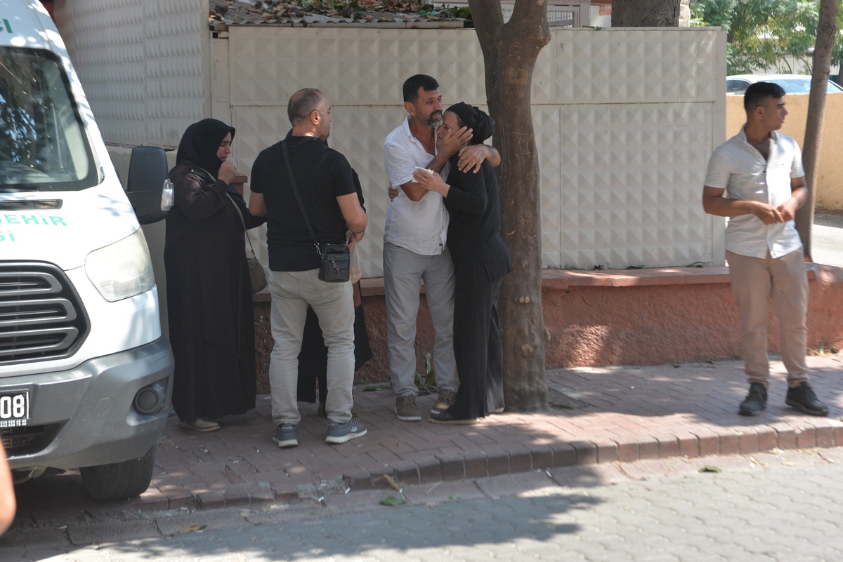 Adana\'da Trafik Kazasında Cirit Sporcusu Yağmur Dedecan Hayatını Kaybetti