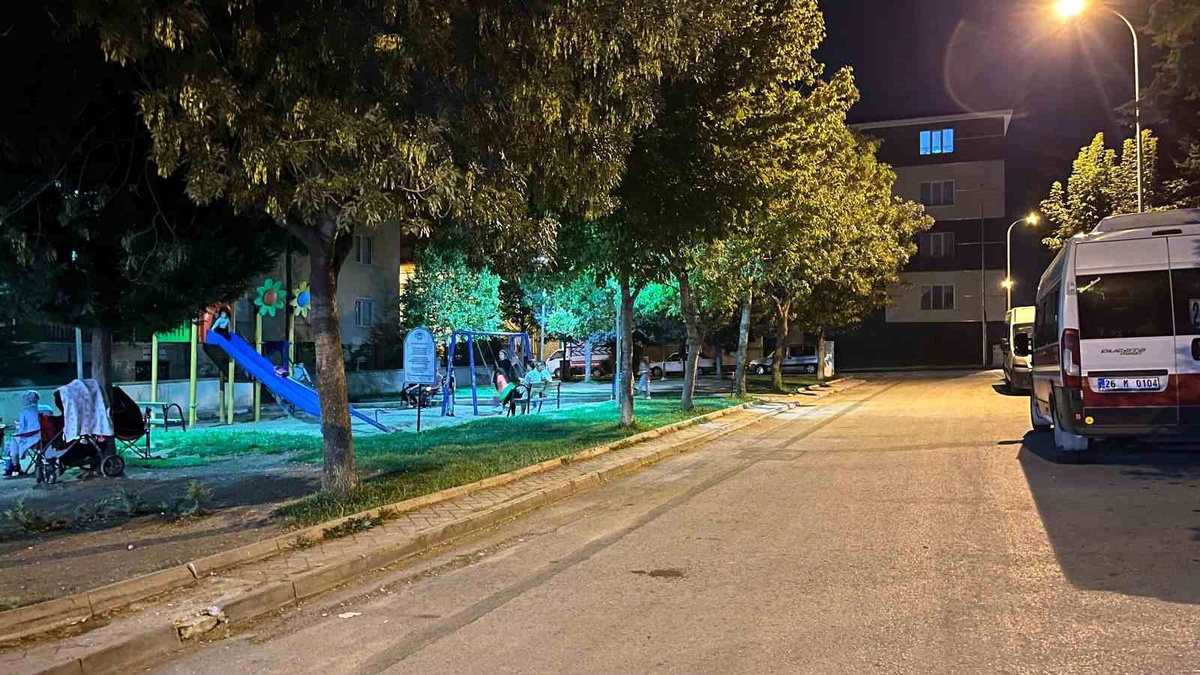 Eskişehir\'de Bıçaklı Çocuk Kavgası