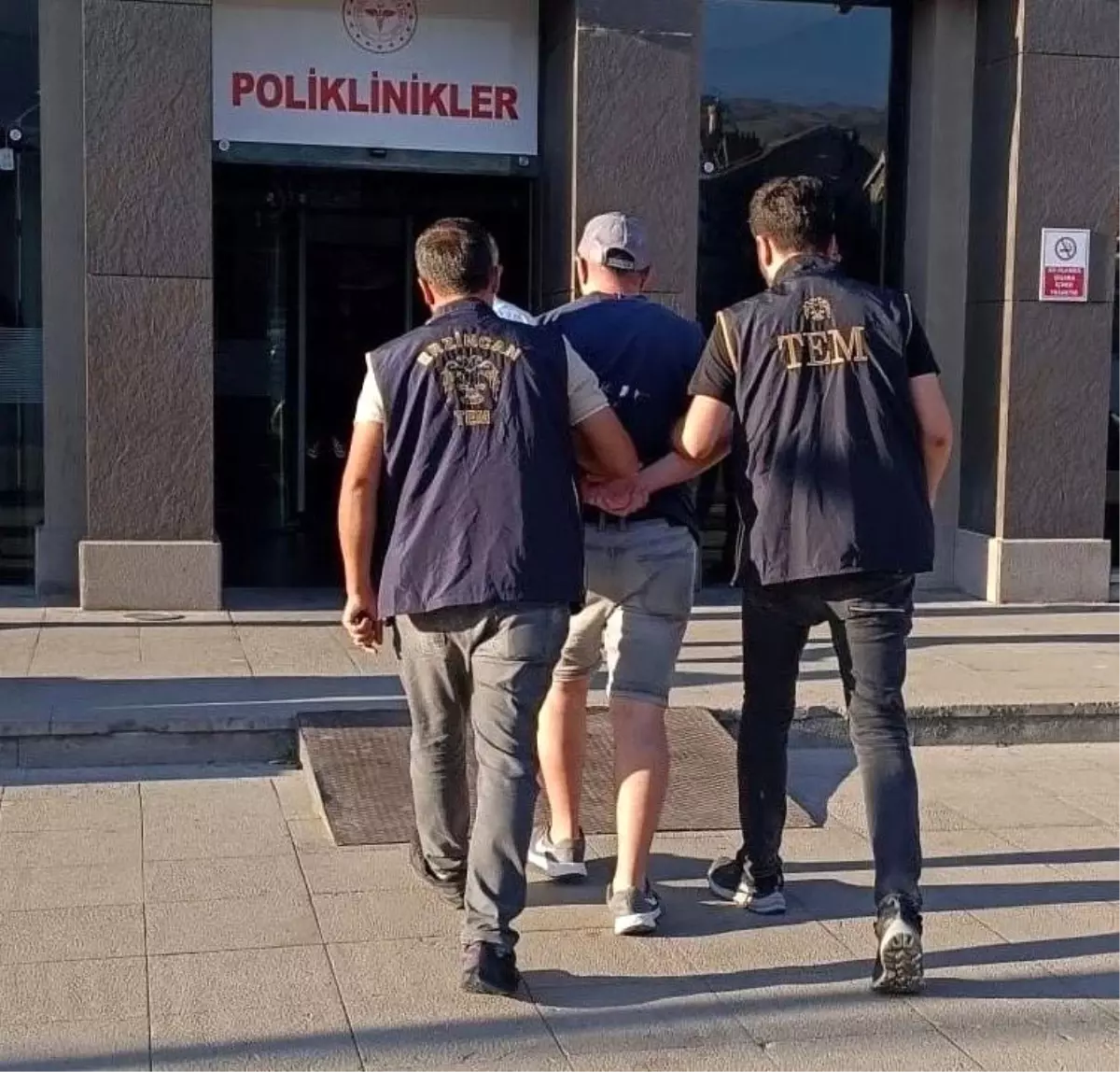 Erzincan\'da Silahlı Terör Örgütü Propagandası Yapan 2 Kişi Yakalandı