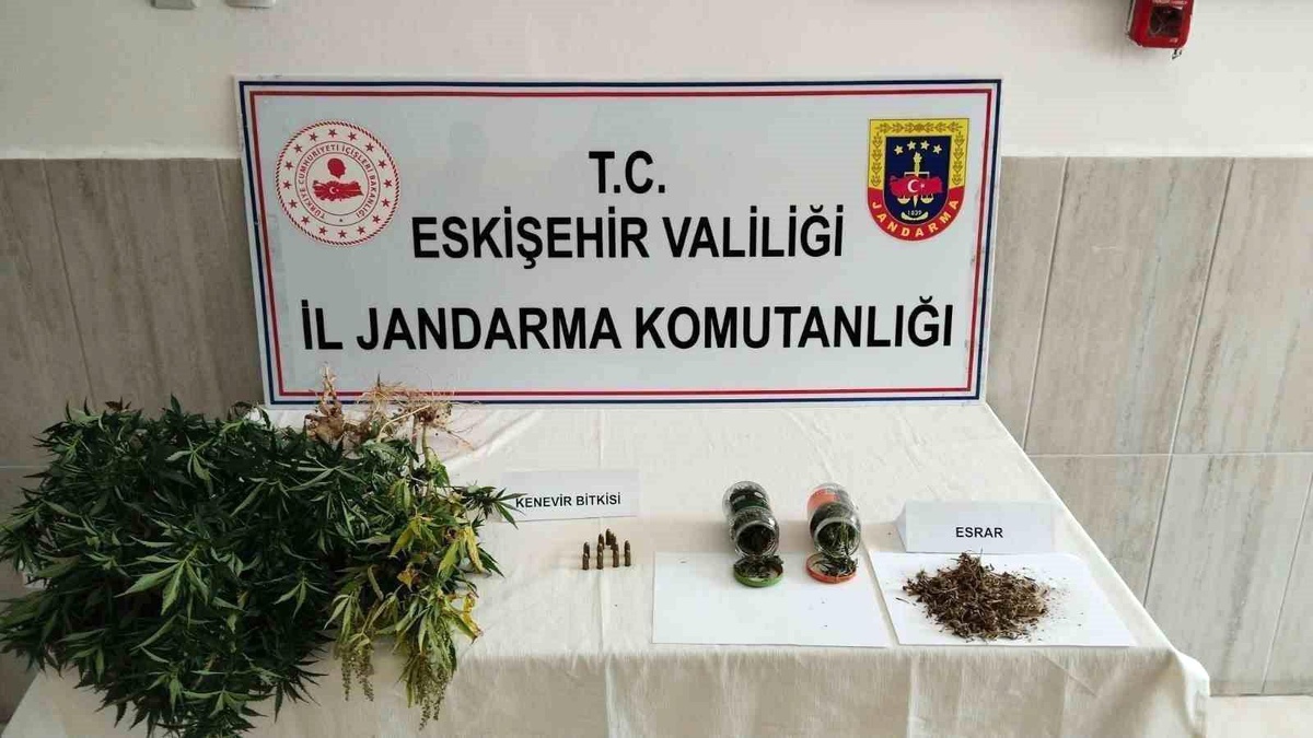 Eskişehir\'de Uyuşturucu Madde Üretimi İddiasıyla 2 Şüpheli Yakalandı