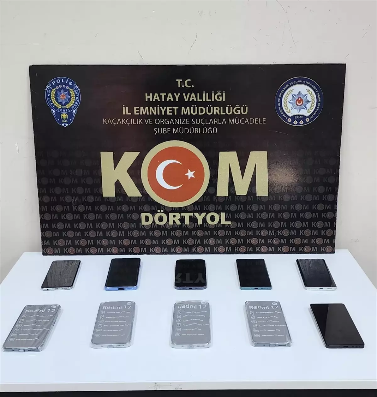 Hatay\'da Kaçak Cep Telefonu Operasyonu: 10 Telefon Ele Geçirildi