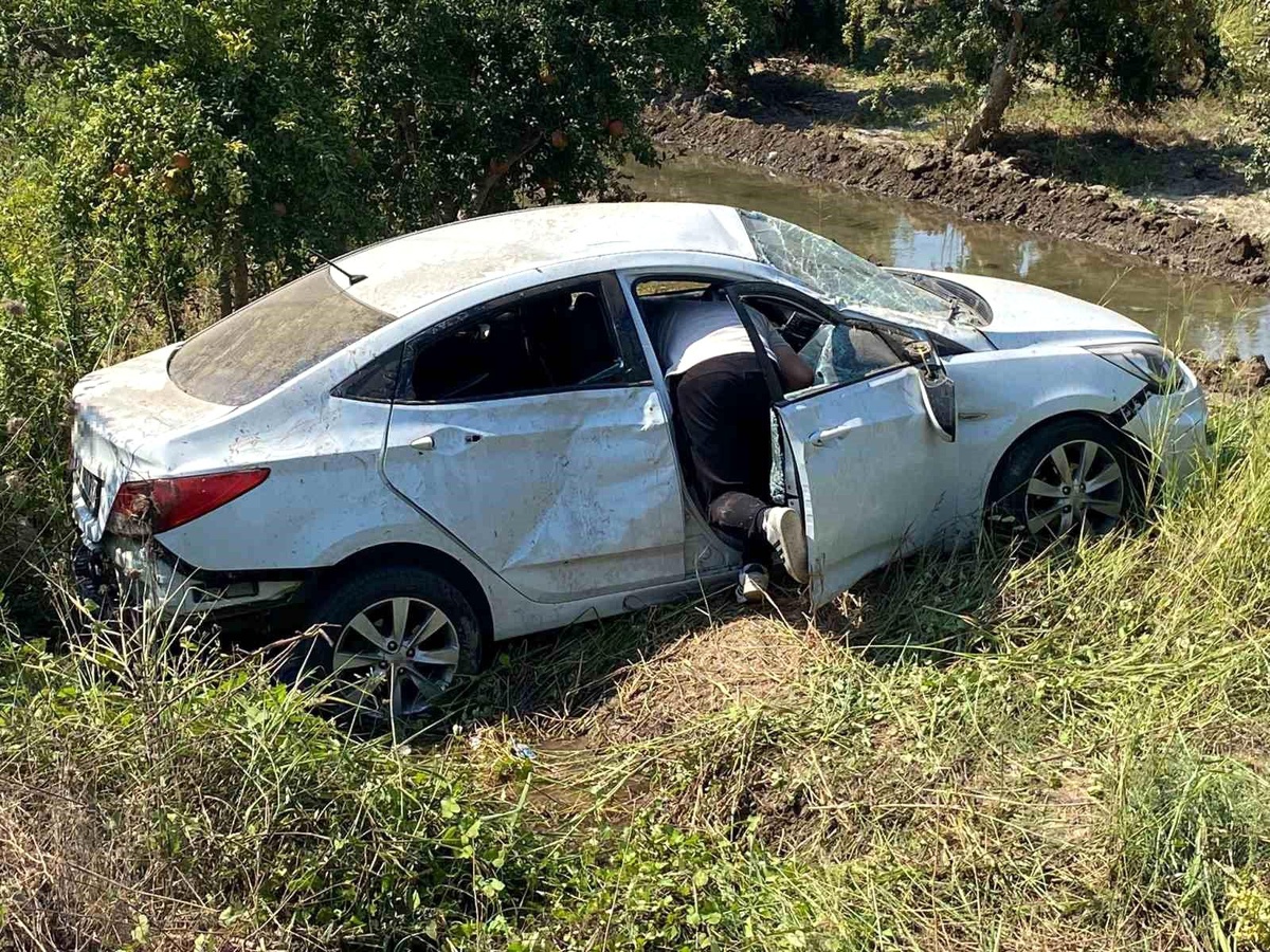 Antalya Serik\'te Kafa Kafaya Trafik Kazası: 5 Yaralı