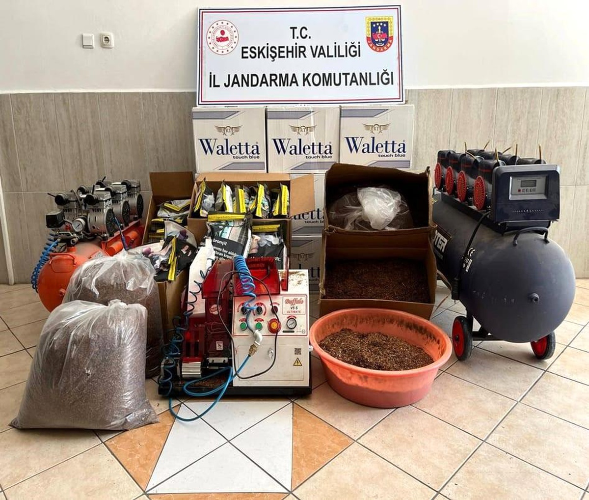 Eskişehir\'de Kaçak Sigara Operasyonu: Bir Kişi Tutuklandı