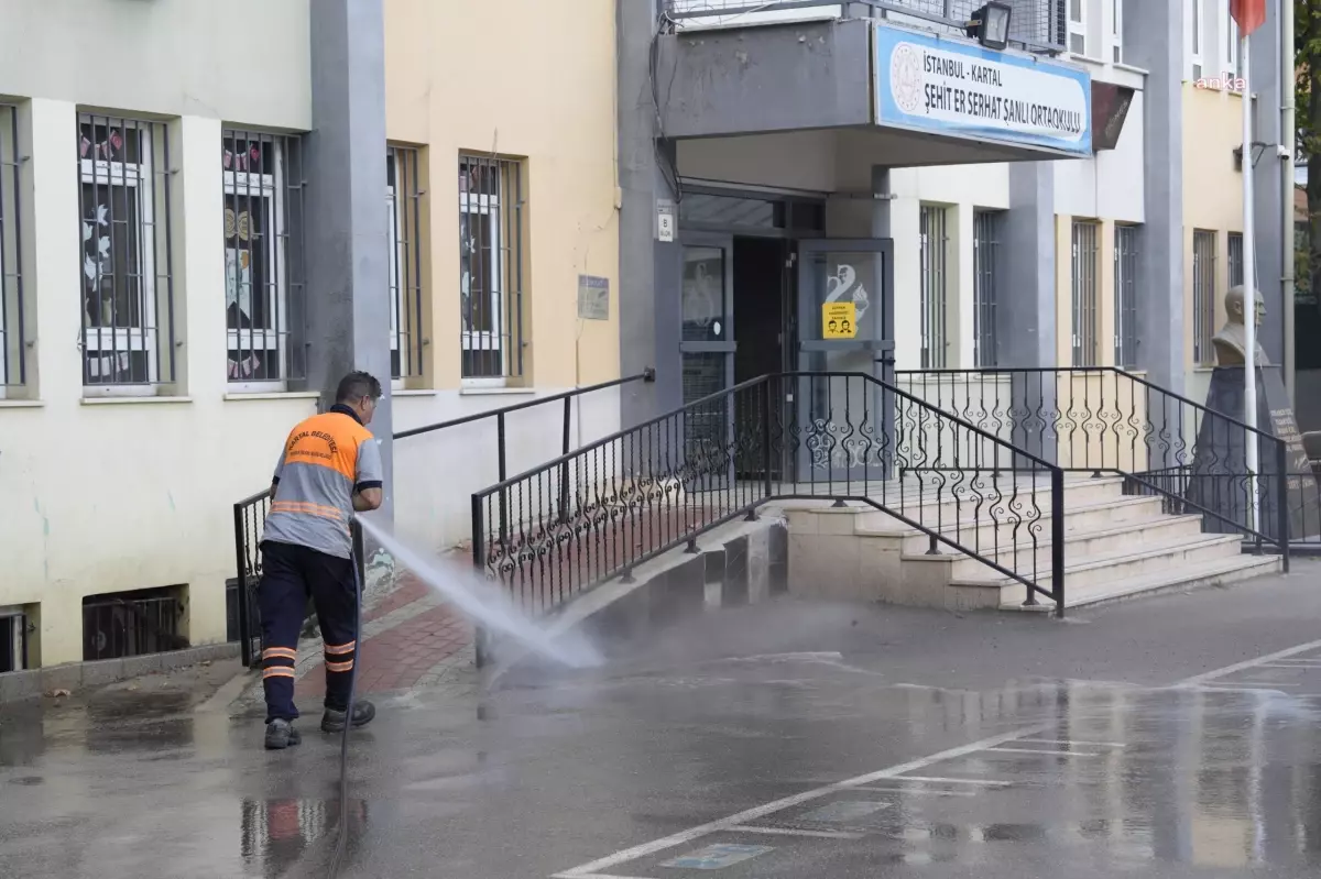 Kartal Belediyesi Okullarda Temizlik ve Bakım Çalışmalarını Sürdürüyor