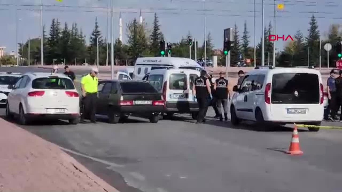 Konya\'da Oto Hırsızlarıyla Çatışma: İki Polis Yaralı