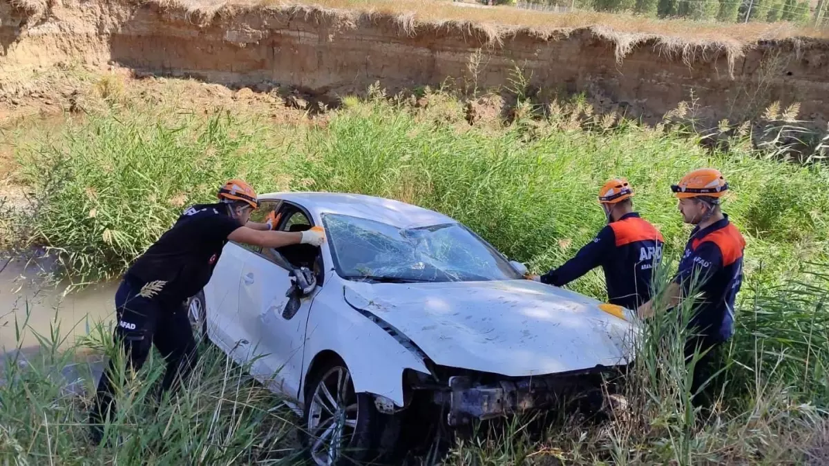 Sivas\'ta Otomobilin Irmağa Uçması Sonucu Sürücü Hayatını Kaybetti