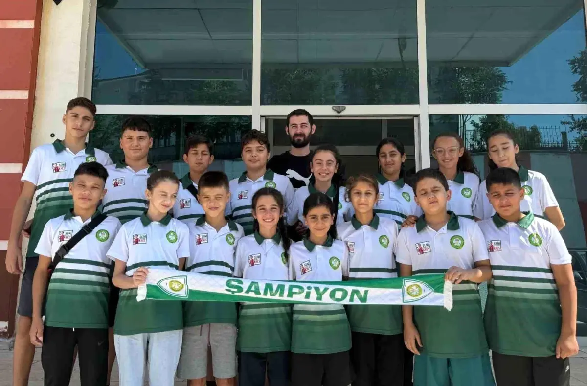 Manisa Büyükşehir Belediyespor Karate Takımı Türkiye Yıldızlar Takım Karate Şampiyonasında Manisa\'yı temsil ediyor