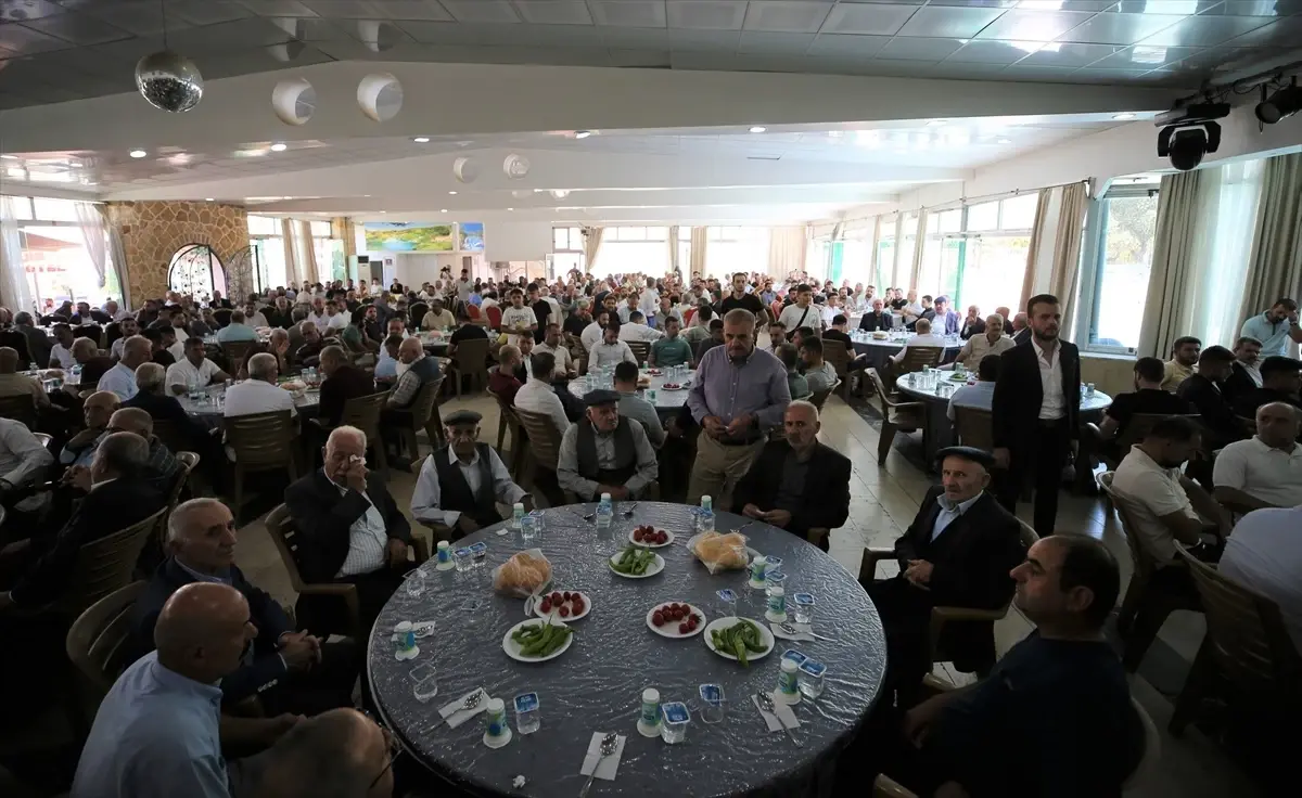 Mardin\'de İki Aile Barıştı: Barış Yemeği Düzenlendi