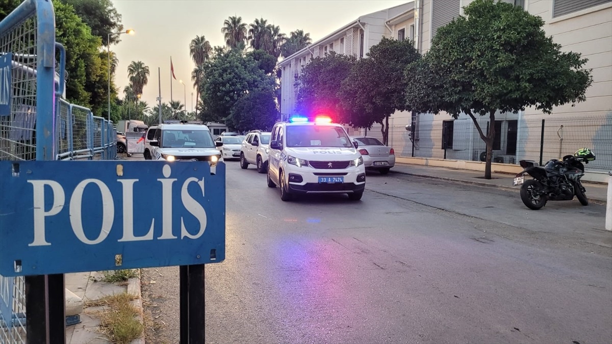 Mersin\'de Hapis Cezası Bulunan 52 Hükümlü Yakalandı