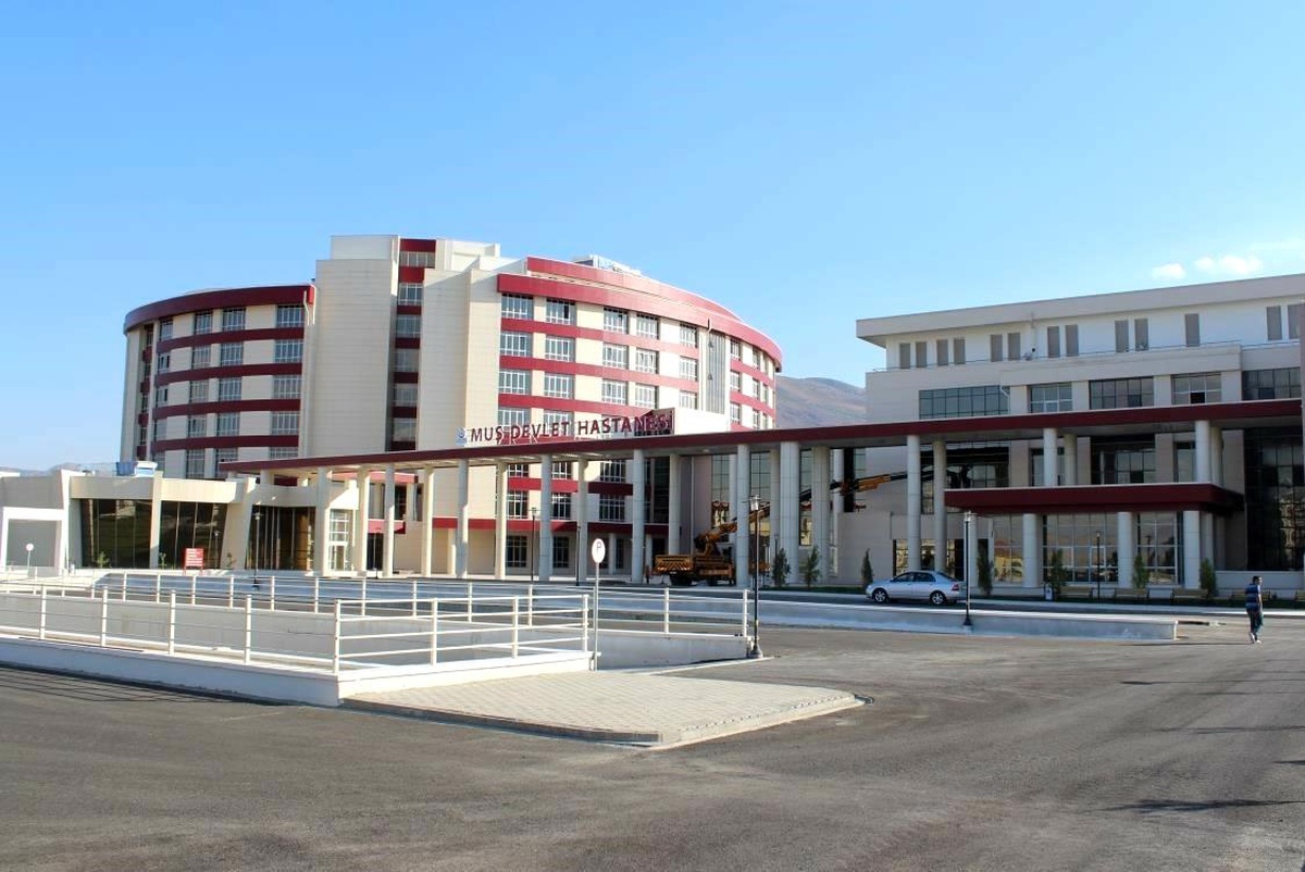 Muş\'ta Su Sıvatına Düşen 2 Yaşındaki Çocuk Boğulmaktan Kurtarıldı
