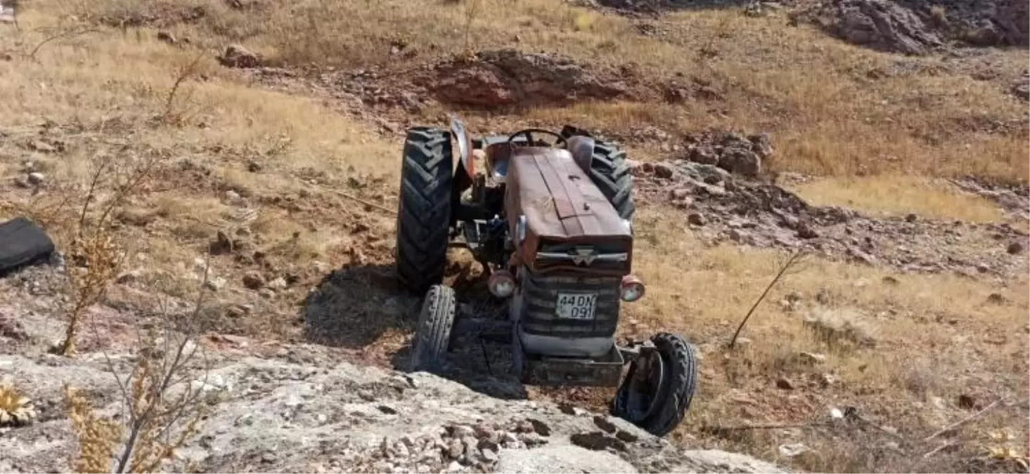 Darende\'de Traktör Devrildi, Sürücü Hayatını Kaybetti