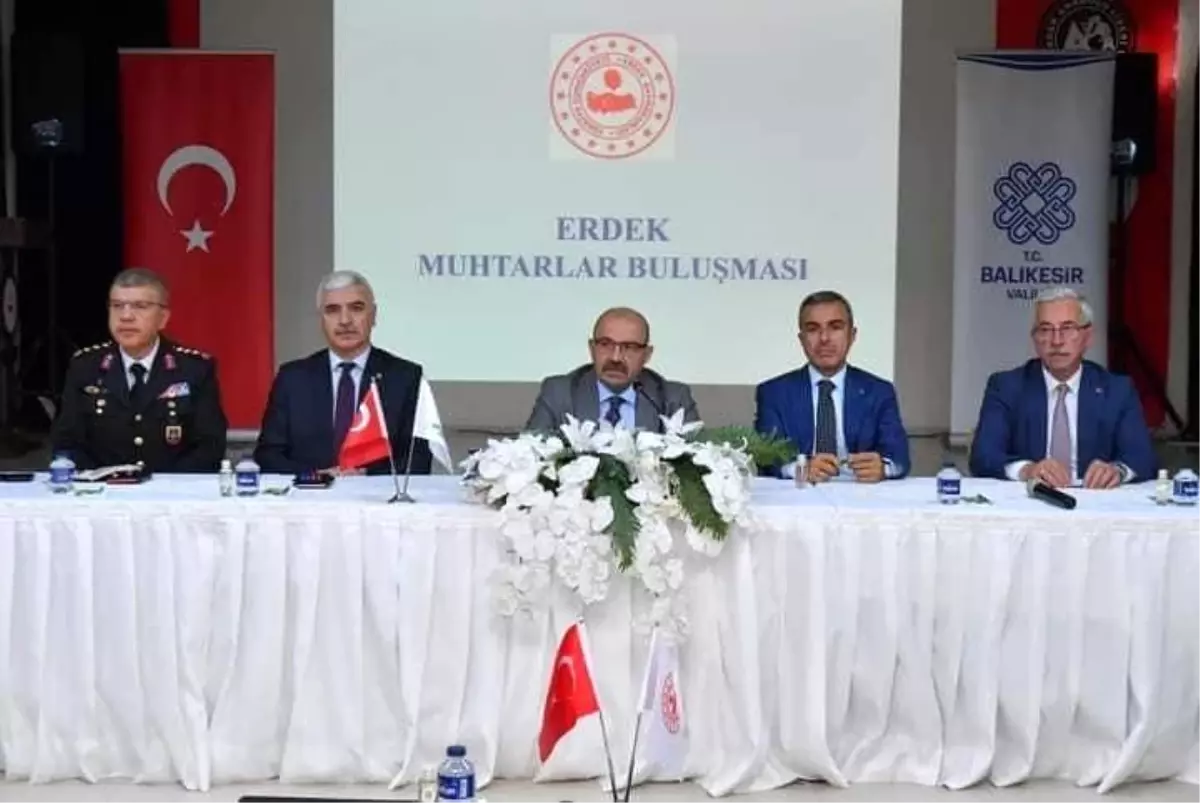 Vali İsmail Ustaoğlu, Erdek\'teki Muhtarlarla Toplandı