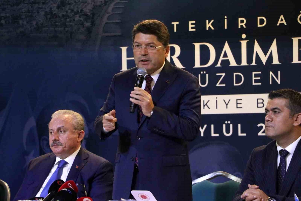 Bakan Tunç\'tan Yeni Anayasa Çağrısı