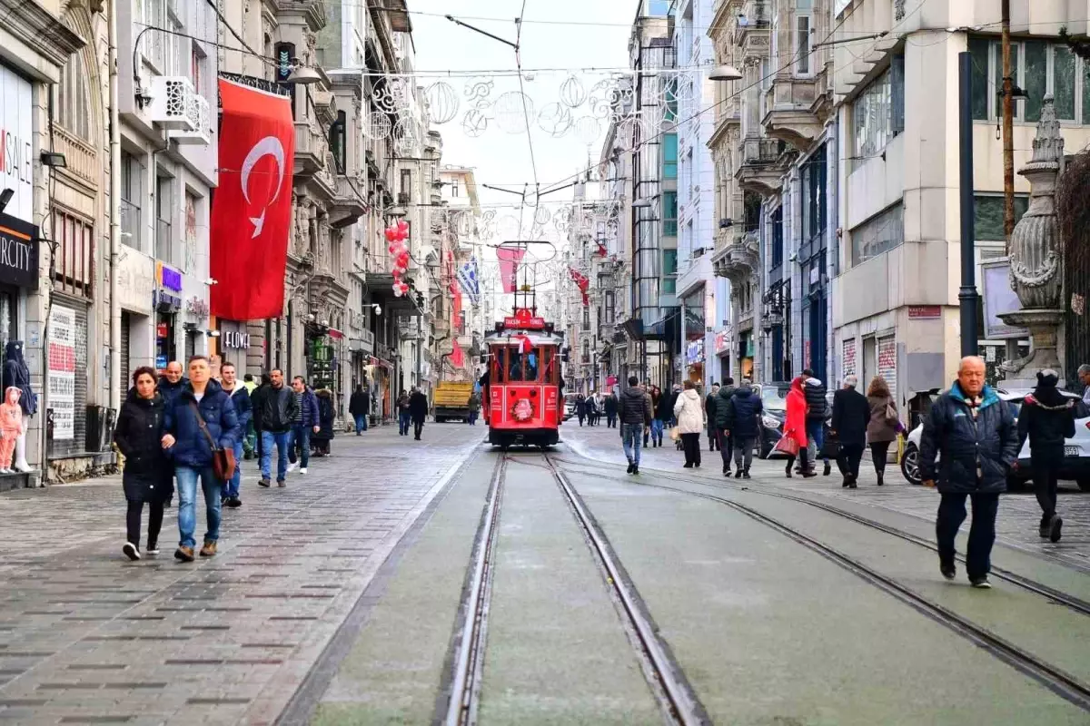 Beyoğlu Belediyesi Avrupa Miras Günleri\'nde İlber Ortaylı\'yı ağırlıyor