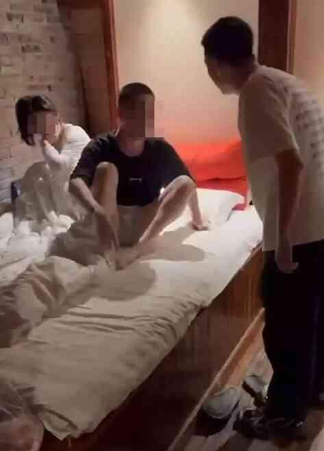 Çin'de bir adam karısını otel odasında başka bir adamla bastı! O sırada çiftin 5 yaşındaki kızı da odaydaydı