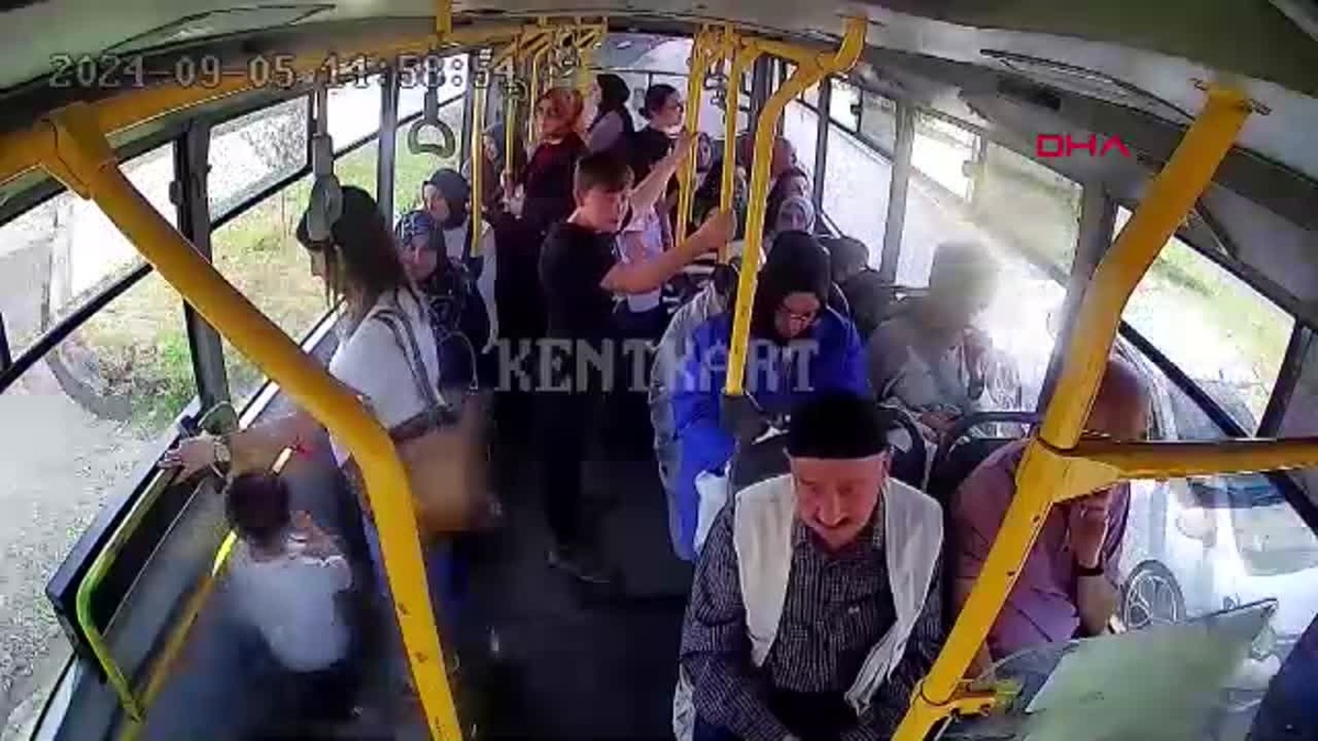 Özel Halk Otobüsü Şoförü Fenalaşan Kadını Hastaneye Ulaştırdı