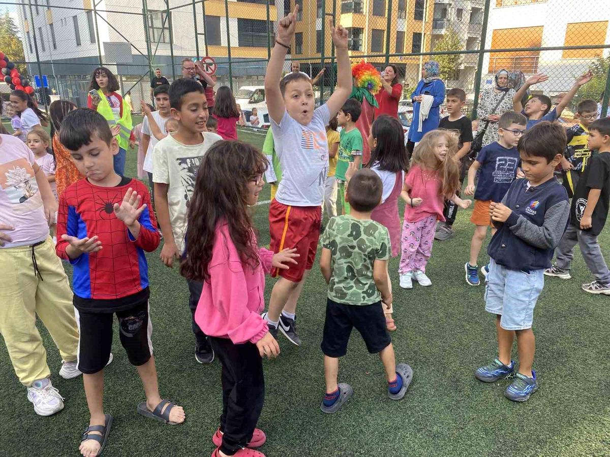 Eskişehir\'de Çocuklara Kırtasiye Desteği