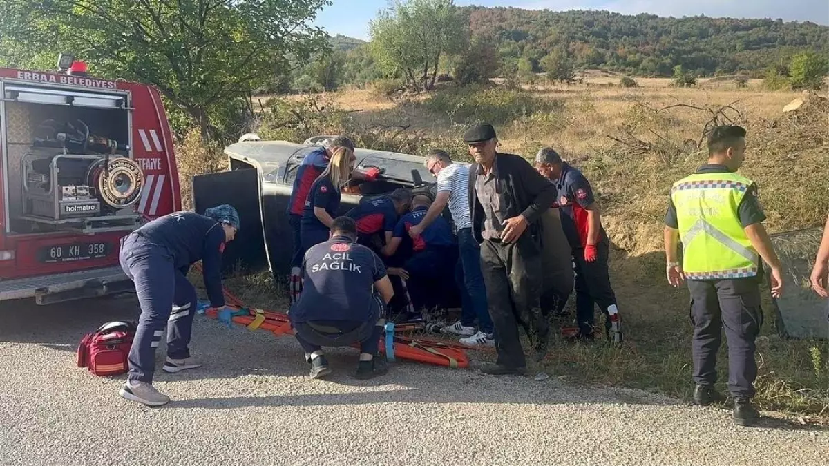 Tokat\'ta freni boşalan otomobilin devrilmesi sonucu yaralı kurtarıldı