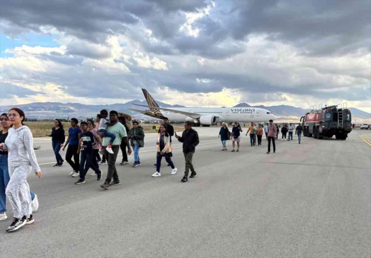 Hindistan-Almanya seferini yapan uçakta korku dolu anlar! Bomba ihbarı nedeniyle Erzurum'a iniş yaptı