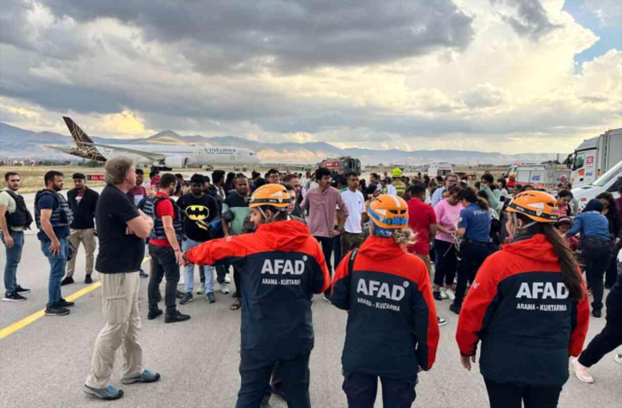 Hindistan-Almanya seferini yapan uçakta korku dolu anlar! Bomba ihbarı nedeniyle Erzurum'a iniş yaptı