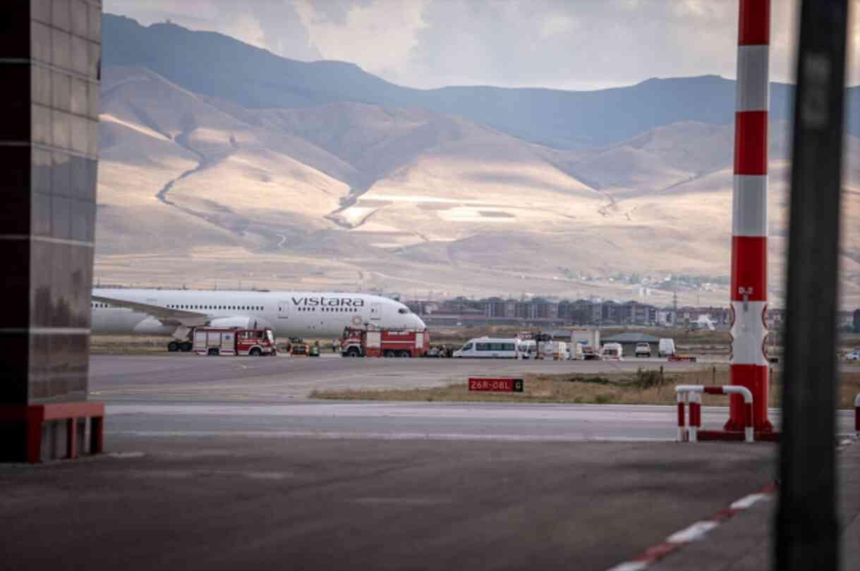 Hindistan-Almanya seferini yapan uçakta korku dolu anlar! Bomba ihbarı nedeniyle Erzurum'a iniş yaptı