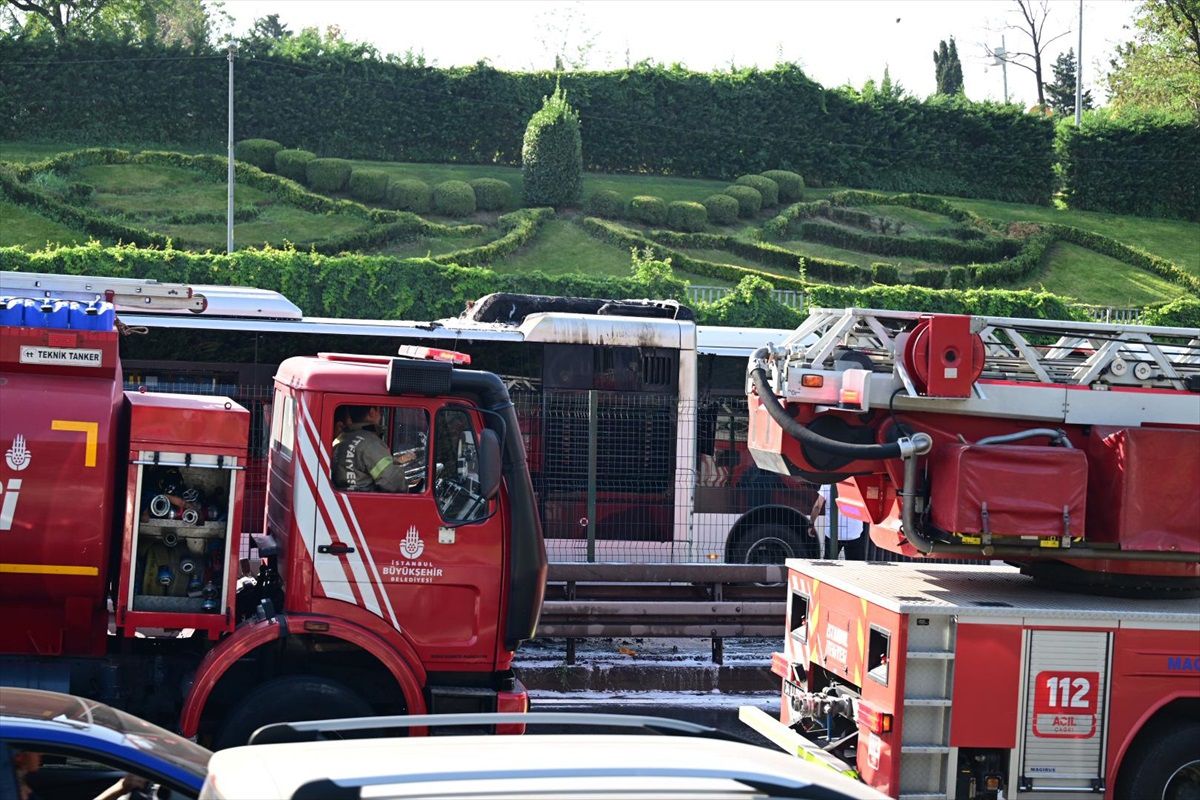 Metrobüste Yangın, Seferler Aksadı