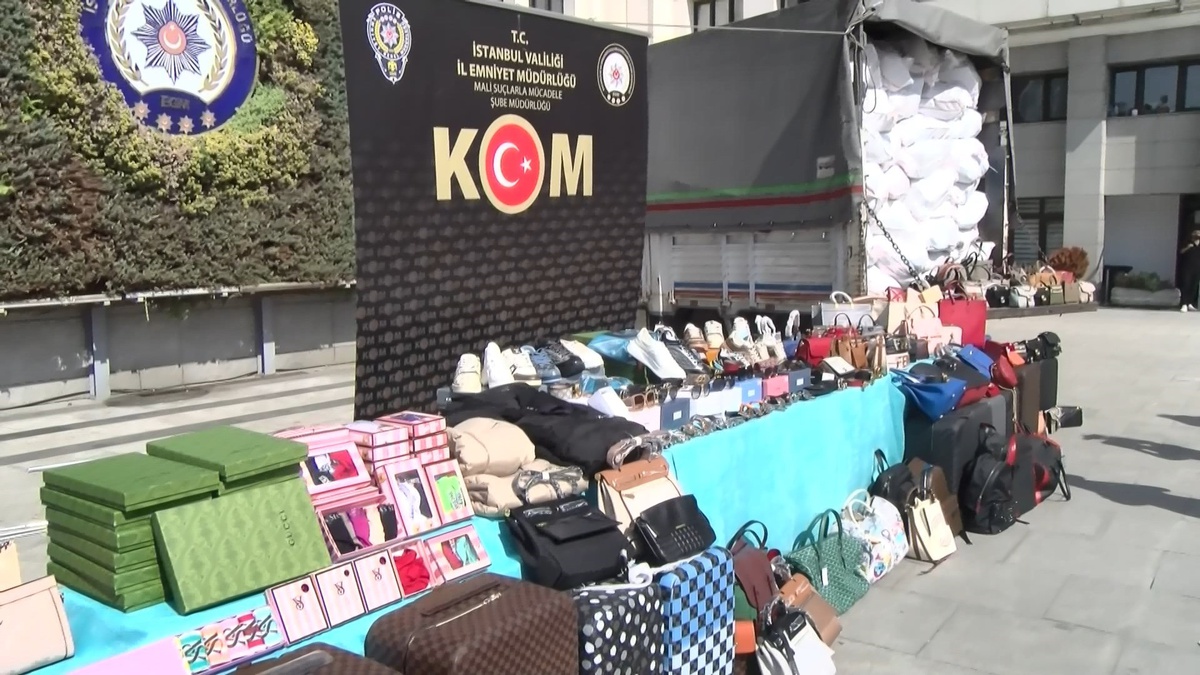 İstanbul\'da Sahte Markalara Operasyon