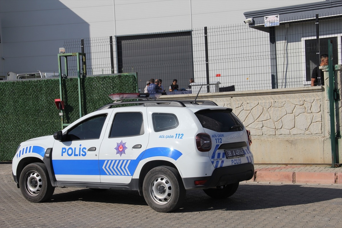 Kayseri\'de Fabrika Çalışanı Kadın Av Tüfeğiyle Öldürüldü
