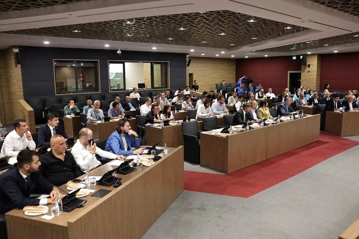 Kütahya Belediye Meclisi\'nde Partiler Arası Gerilim